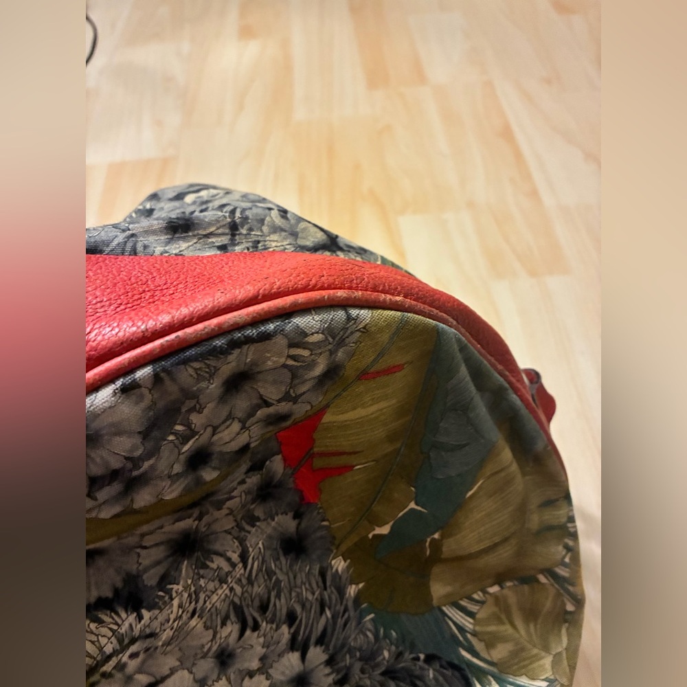 Authentic Vintage Salvatore Ferragamo Large Jungle Floral Lion Bucket bag - Picture 16 of 16